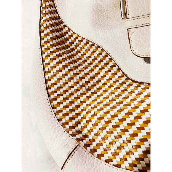 MICHAEL KORS HAND BAG - Picture 2 of 4